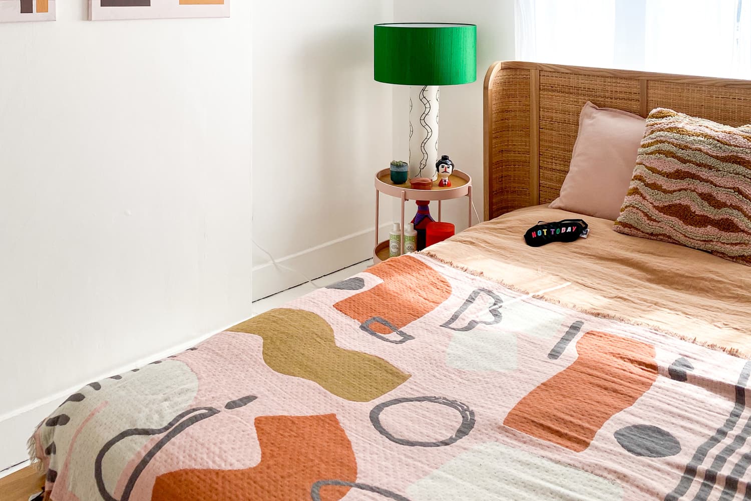 The Best Space-Saving Ways to Style a Teeny-Tiny Bedroom, According to ...